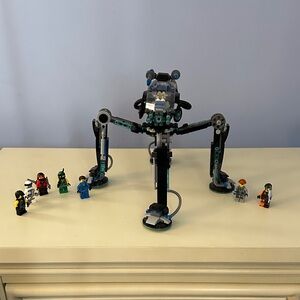 Lego Ninjago set with Minifigures